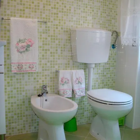2 Bedroom Flat Casas Faneca 50 Metres From The Beach *